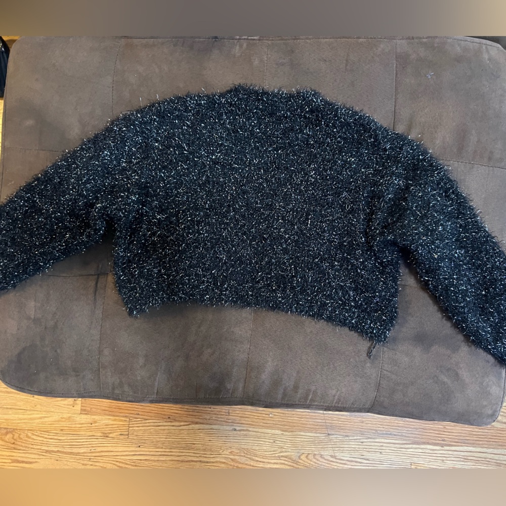 Black Fuzzy Cropped Sweater Size 6/6X
